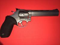 TAURUS TRACKER REVOLVER