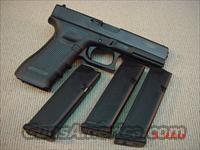 GLOCK 22 Generation 4 with 3 MAGS 40S&W (NIB)