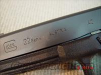 GLOCK 22 Generation 4 with 3 MAGS 40S&W (NIB)