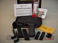 GLOCK 17 Generation 4 with 3 MAGS 9mm (NIB)