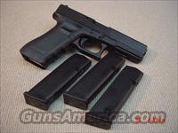 GLOCK 17 Generation 4 with 3 MAGS 9mm (N