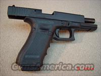 GLOCK 17 Generation 4 with 3 MAGS 9mm (NIB)