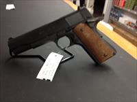 Springfield Armory 1911-A1 .45ACP 1 7rd magazine.